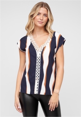 Top V-Neck mit Hkelbordre und Wellen Print Cloud5ive