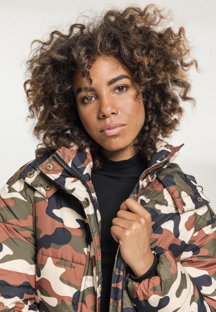 Geaca Boyfriend Camo Puffer dama Urban Classics