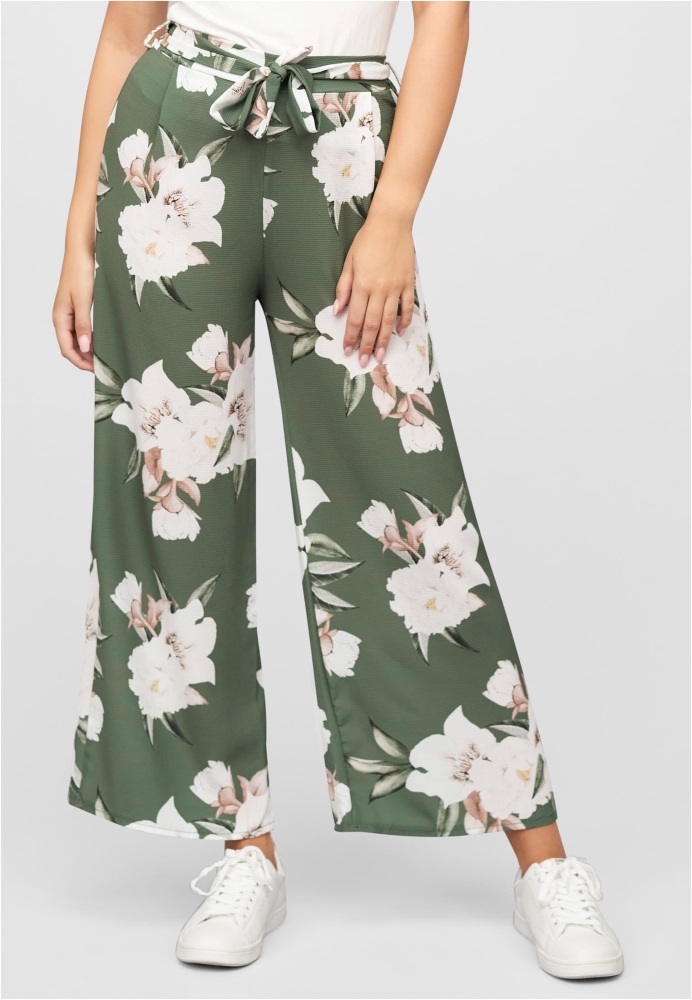 Sommerhose mit Bindegrtel und Blumen Print Cloud5ive