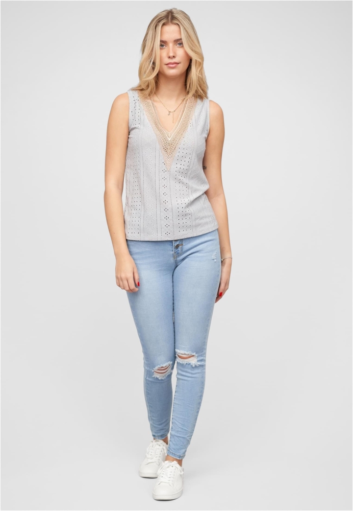 Top mit Lochmuster und V-Neck